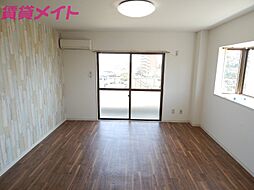 サンコートSuzuka 3階ワンルームのリビング/ダイニング