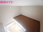 屋根裏部屋あり