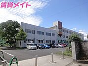 亀山市立亀山東小学校 932m