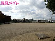 鈴鹿市立白鳥中学校 2215m