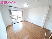 写真は他のお部屋の写真を代用しております。