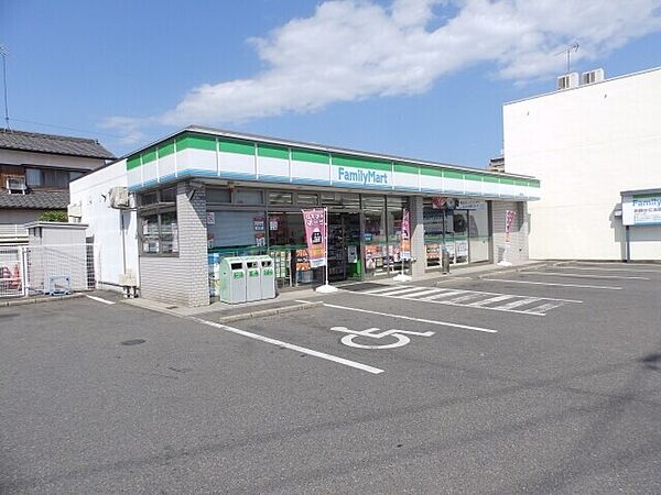 画像15:ファミリーマート　津新町店