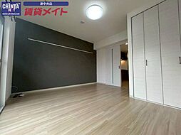 アーバンヒルズ津 3階1Kのリビング/ダイニング