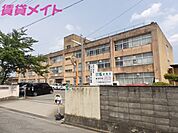 津市立一身田小学校 1200m