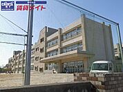 津市立橋南中学校 476m