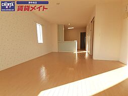 Ｆ．アザレア　7 2階2LDKのリビング/ダイニング