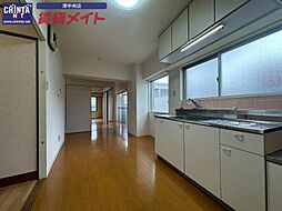 エトアール津 3階2DKのリビング/ダイニング