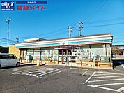 セブンイレブン津市一身田中野店 742m