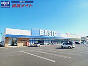 ベーシック一身田店 390m