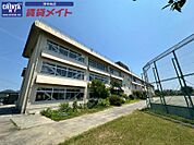 津市立敬和小学校 584m