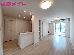 エトワールIV 1階1LDKのリビング/ダイニング