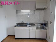 同型反転部屋写真です。