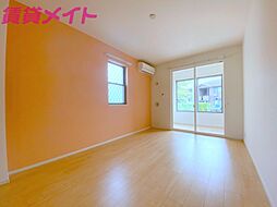 ティーズ　ガーデンII 1階1LDKのリビング/ダイニング