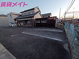 8 / 15