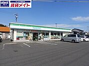ファミリーマート鈴鹿三日市店 360m