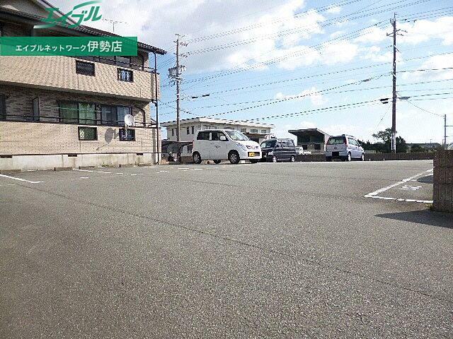 6 / 11