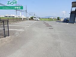 6 / 11