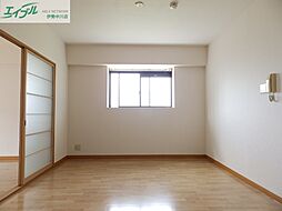 ルミエール三雲 4階3LDKのリビング/ダイニング