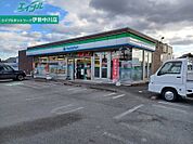ファミリーマート津白山町店 478m