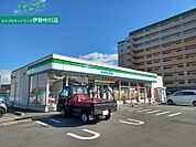 ファミリーマート伊勢中川駅前店 170m