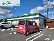 ファミリーマート嬉野中川店 782m