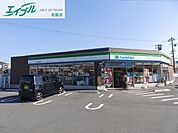 ファミリーマート松阪駅部田店 839m