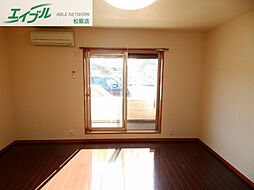 サニーヒル玉城 1階1LDKのリビング/ダイニング