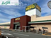アピタ松阪三雲店 557m