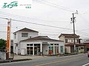 松阪駅部田郵便局 735m