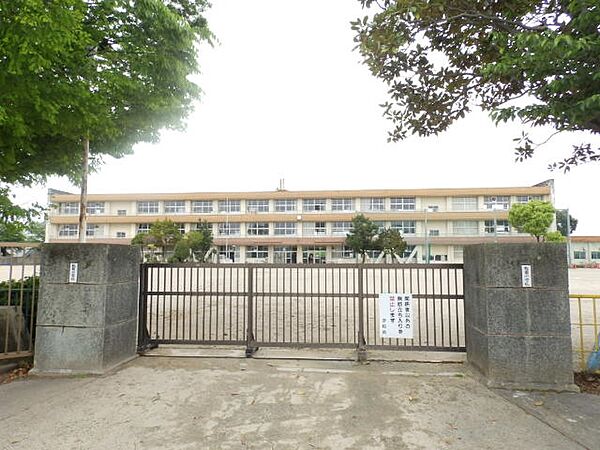 画像20:津市立桃園小学校