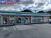 ファミリーマート津一志町店 111m