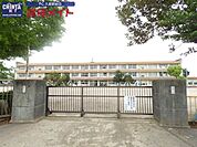津市立桃園小学校 1115m