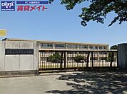 津市立高茶屋小学校 668m