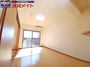 別部屋反転参考写真です