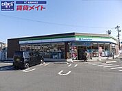 ファミリーマート松阪駅部田店 353m
