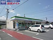 ファミリーマート松阪本居店 831m