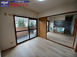 近鉄山田線 明野駅 徒歩5分の賃貸マンション 1階2LDKのリビング/ダイニング