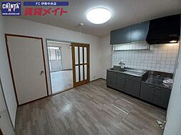 近鉄鳥羽線 五十鈴川駅 徒歩4分の賃貸アパート 1階3DKのリビング/ダイニング