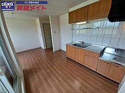 JR参宮線 宮川駅 徒歩14分の賃貸アパート 2階2LDKのリビング/ダイニング