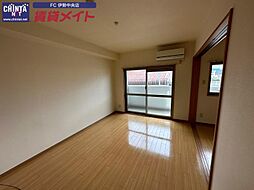 JR参宮線 五十鈴ケ丘駅 徒歩28分の賃貸マンション 2階2LDKのリビング/ダイニング