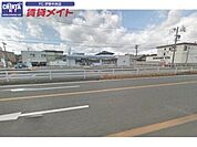 ファミリーマート伊勢楠部店 857m