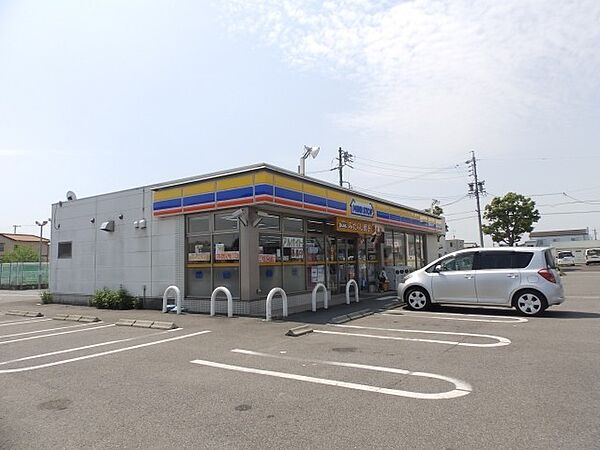 周辺：ミニストップ　津白塚店