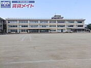津市立養正小学校 996m