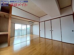 エトアール津 3階2DKのリビング/ダイニング