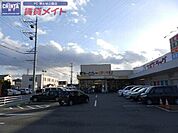 ぎゅーとらラブリー津神戸店 670m