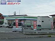 ファミリーマート 津河芸町中別保店 493m