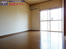 サイレンス芸濃 2階2DKのリビング/ダイニング