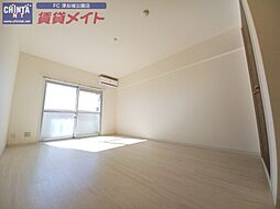 メゾンモンマルトル西古河 3階1Kのリビング/ダイニング