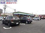 ファミリーマート津市ヨットハーバー店 663m