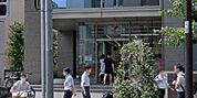 イトーヨーカ堂の隣にあるコンビニです。品揃えが豊富です。